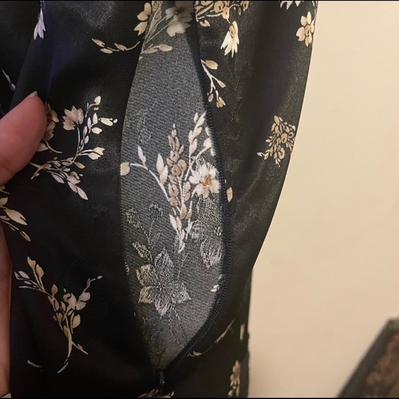 Vintage Liz Claiborne Camisole Lingerie Top background is black - Picture 4 of 8